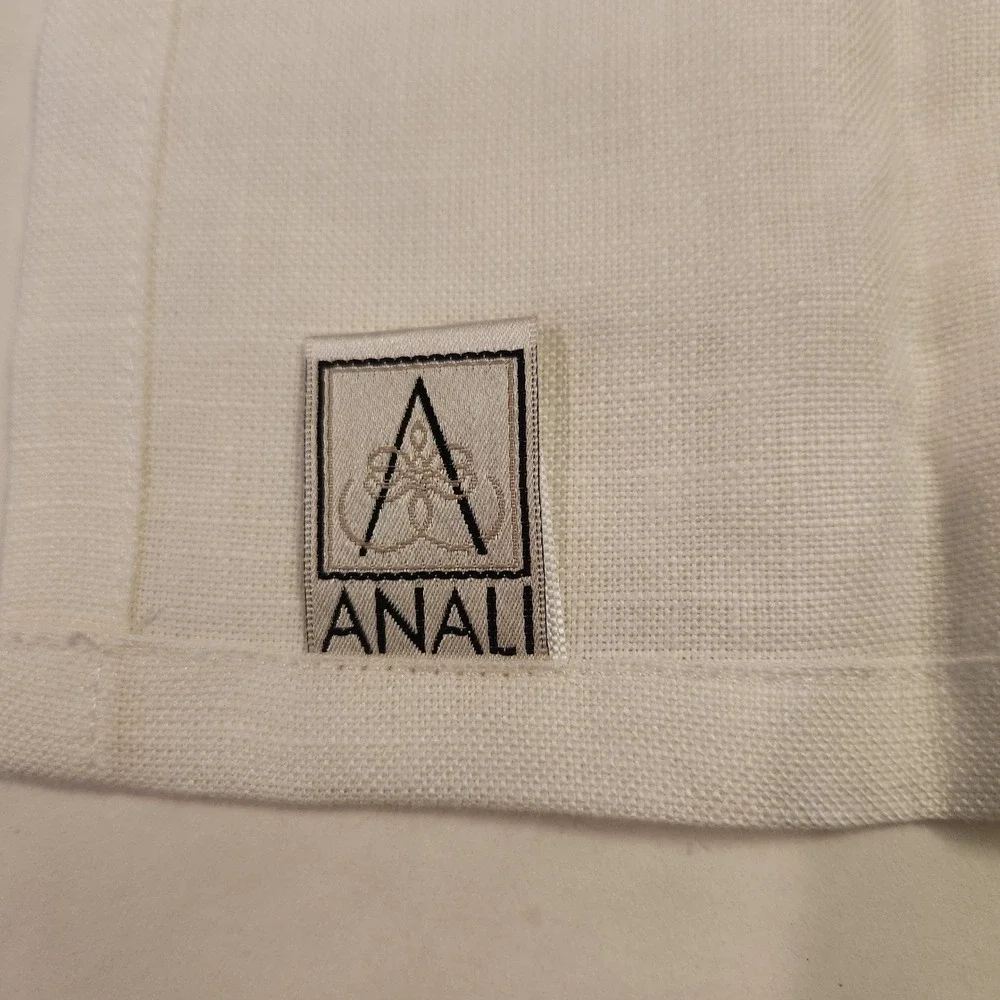 Anali Embroidered Linen Set of 2 Gold Silver Angels Trumpet White